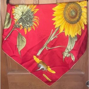 USED, GREAT CONDITION TIFFANY SCARF.